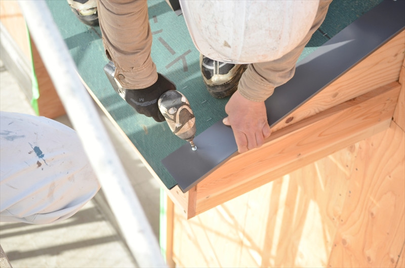 愛知で求人を行う屋根工事を請け負う岡板金株式会社は施工に真剣な人を求めています